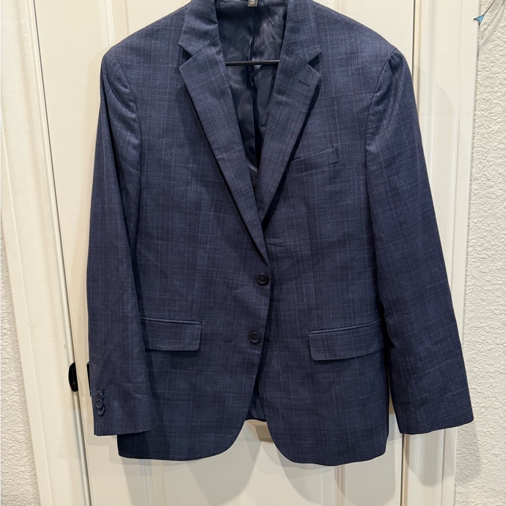 Banana Republic blue pattern men’s blazer.